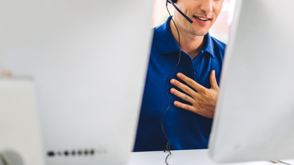 Coverbild zum Artikel „Brauche ich eine Cloud-Telefonanlage?“ von Multiconnect